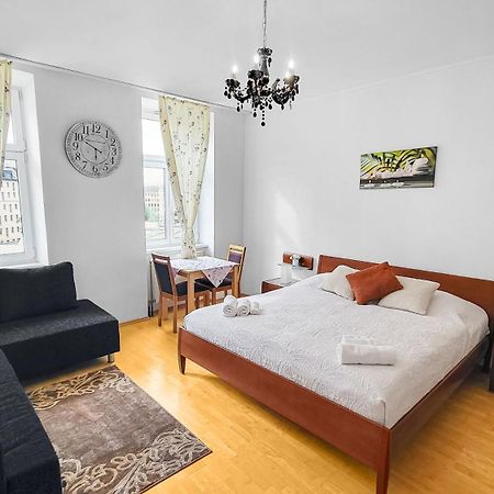 Spacious Three-Bedroom, Three King-Size Beds Viena Exterior foto