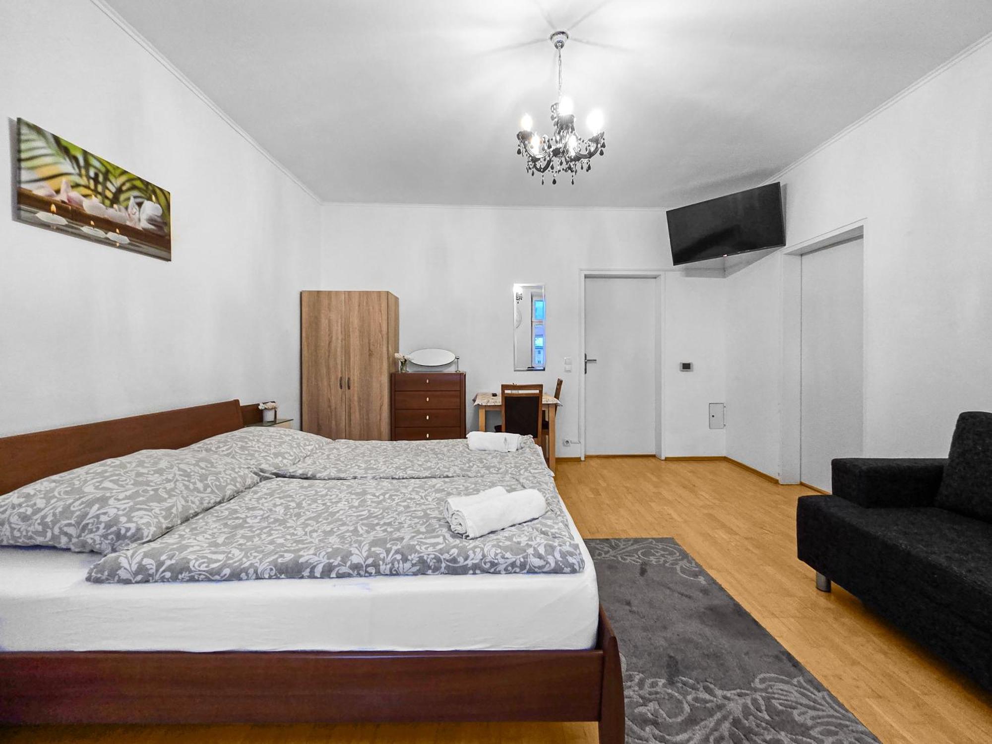 Spacious Three-Bedroom, Three King-Size Beds Viena Exterior foto