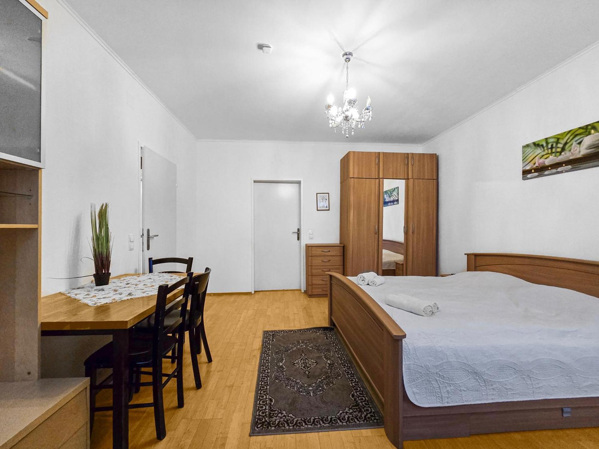 Spacious Three-Bedroom, Three King-Size Beds Viena Exterior foto